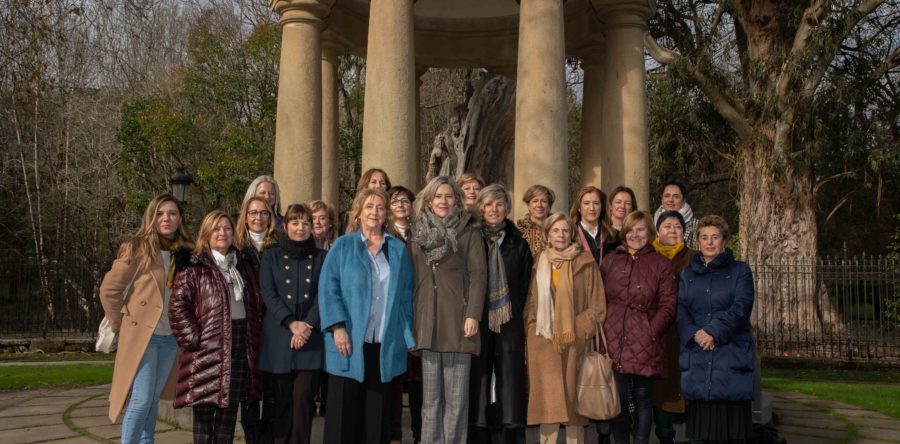 Las Juntas Generales de Bizkaia homenajean a las asociadas de AED