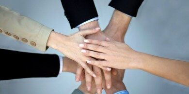 img-manos-390×260 Ana armesto, derecho colaborativo, mediación empresarial, Asociada AED, empresaria, emprendedora, bizkaia, experta derecho colaborativo