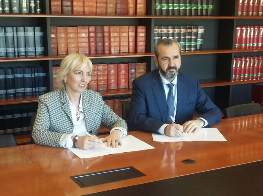 Firma del acuerdo entre AED y CEBEK